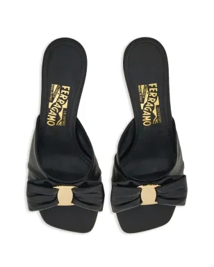 Ferragamo パッド入りヴァラ サンダル - ブラック - サムネイル4