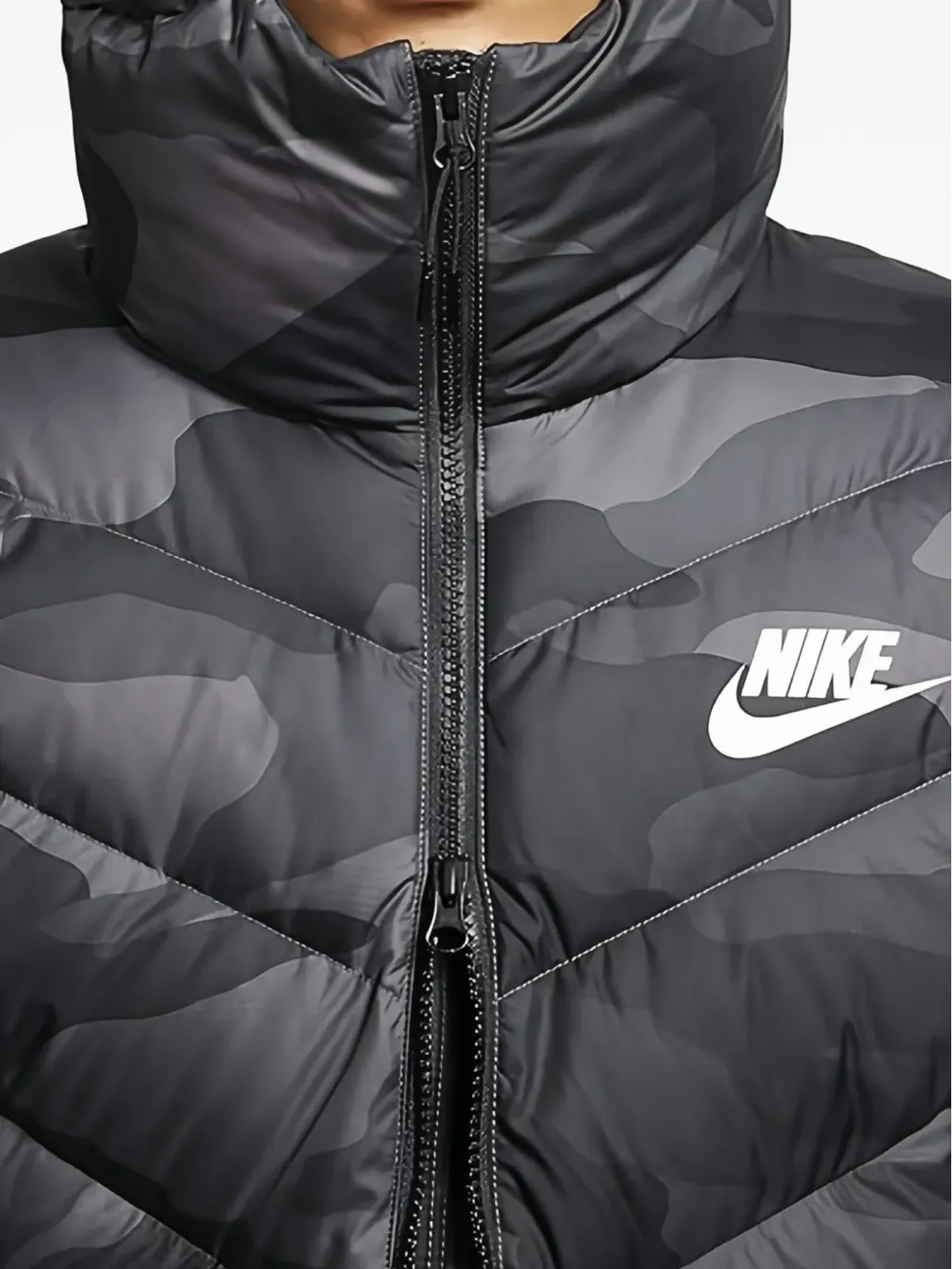 Nike ダウンジャケット カモフラージュ柄 ブラック - 画像3
