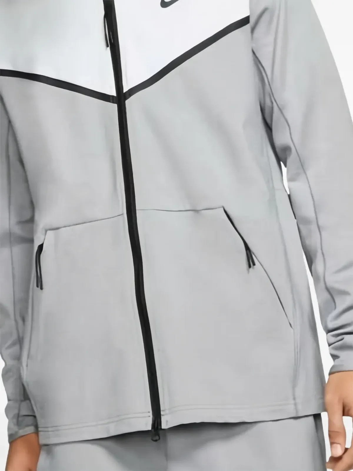 Nike カンガルーポケット付きフルジップフーディ - 画像3