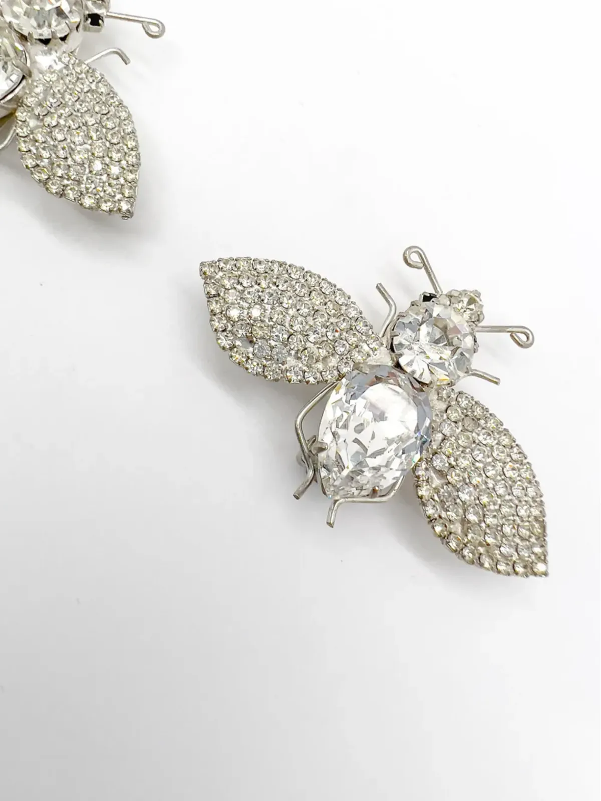 Jennifer Gibson Jewellery ヴィンテージ ステートメント クリスタル・ビー・イヤリング 1980年代 - シルバー - 画像3