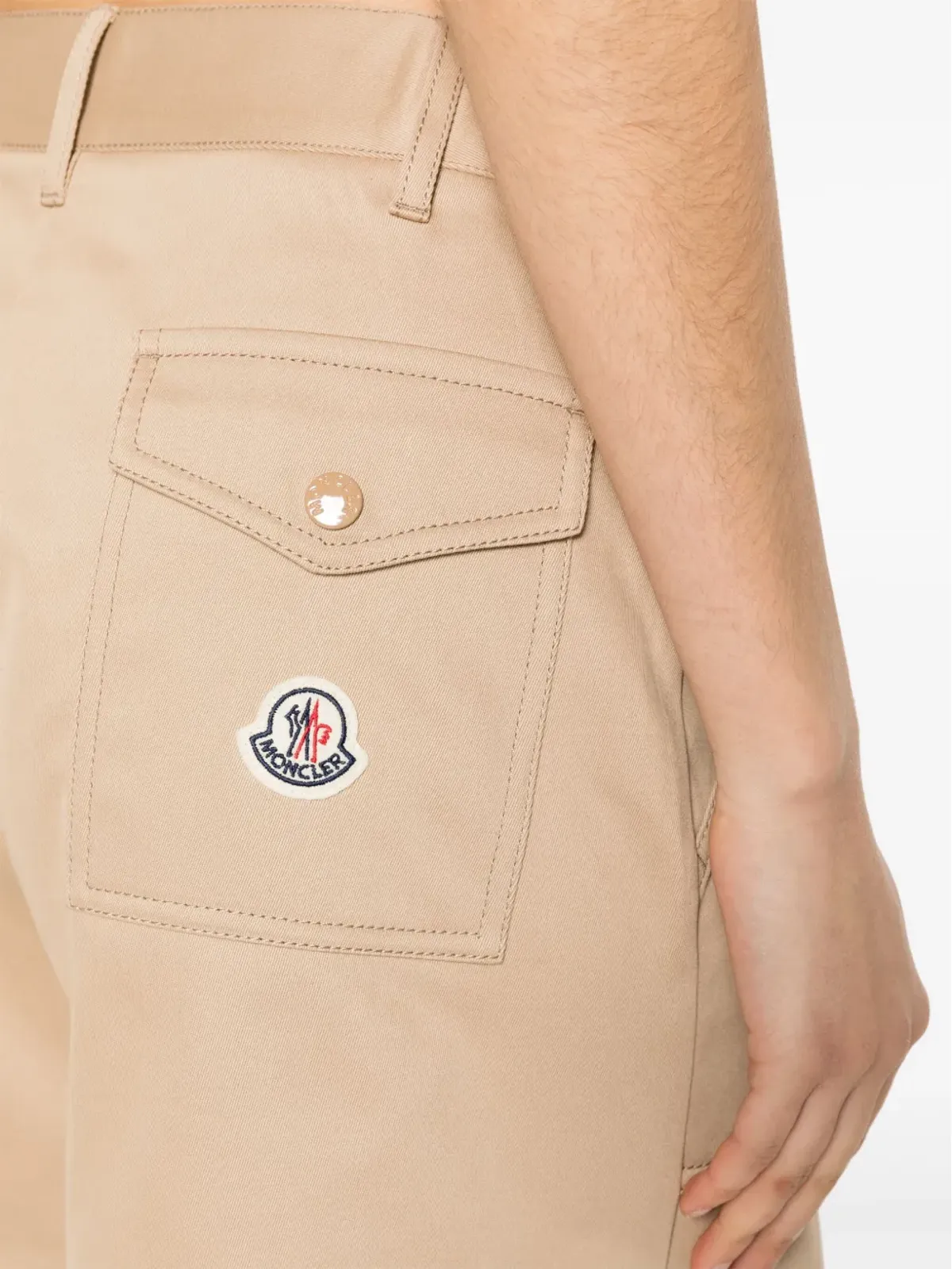 Moncler ロゴパッチ ギャバジンショーツ - 画像5