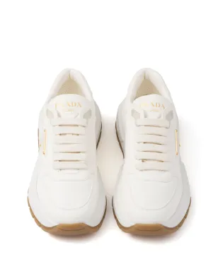 Prada 三角ロゴ レザー スニーカー 白 - サムネイル4