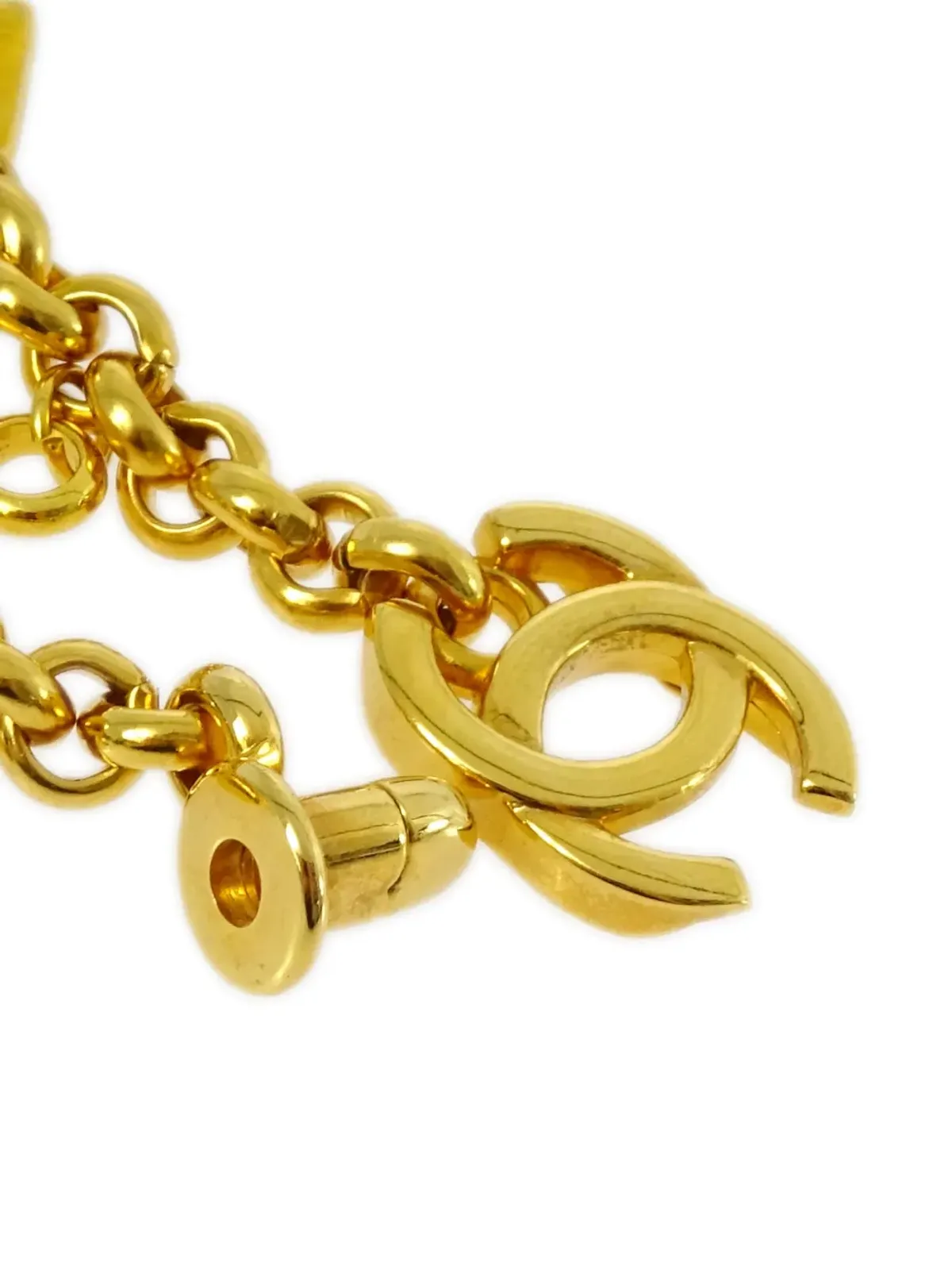 CHANEL ビンテージ 1996 Turnlock アルファベットチャーム ブレスレット ゴールド - 画像5