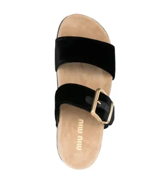 Miu Miu スエードバックルサンダル ブラック - サムネイル4