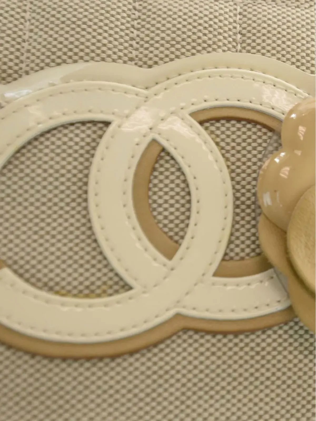 CHANEL ビンテージ 2006 Camellia Nº5 トートバッグ - ニュートラルカラー - 画像4
