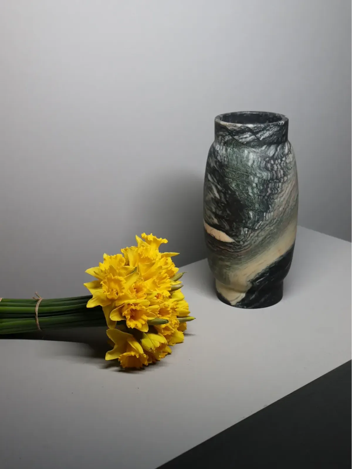 Editions Milano Stone marble vase - Green - 画像4