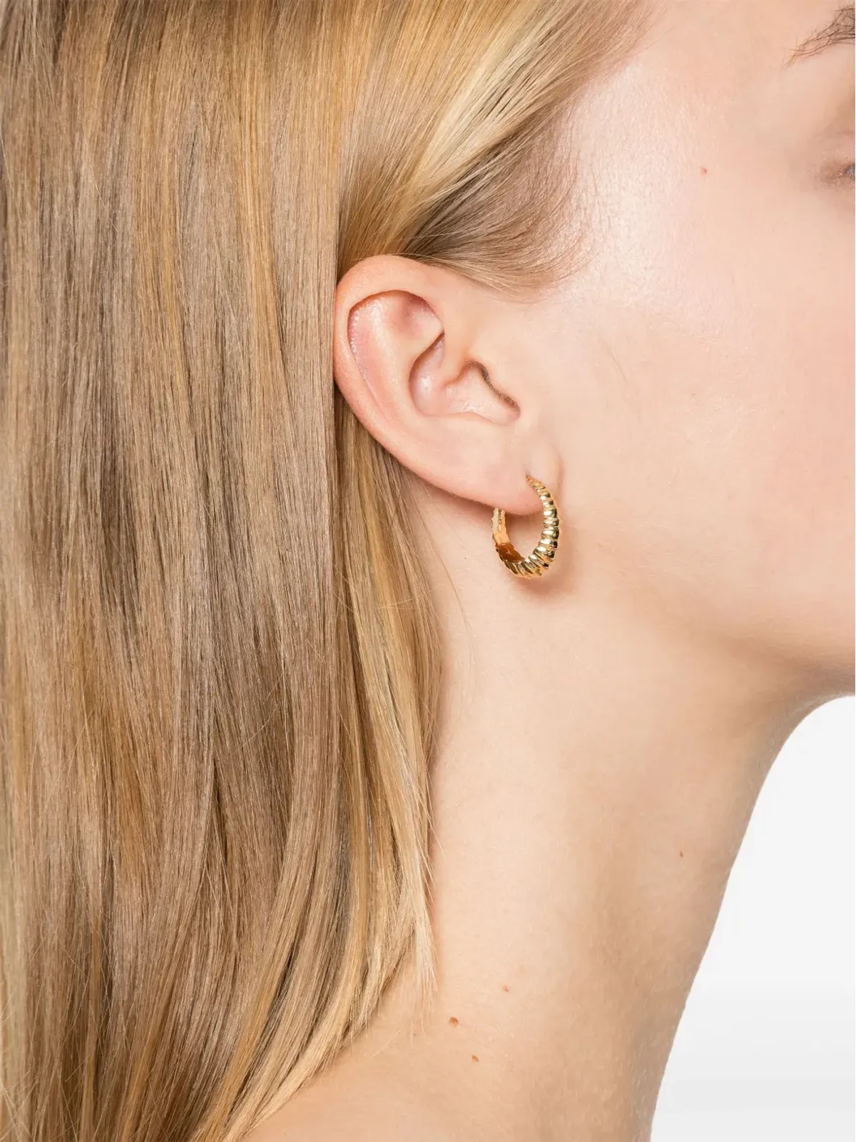 Lizzie Mandler Fine Jewelry フルーテッド・クレセント・シングル・ハグイヤリング - 画像2