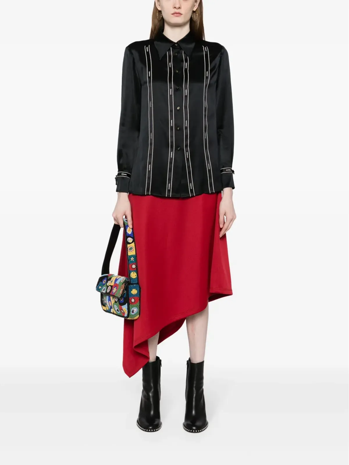 CHANEL ビンテージ 1994 ロゴプリント シルクシャツ ブラック - 画像2