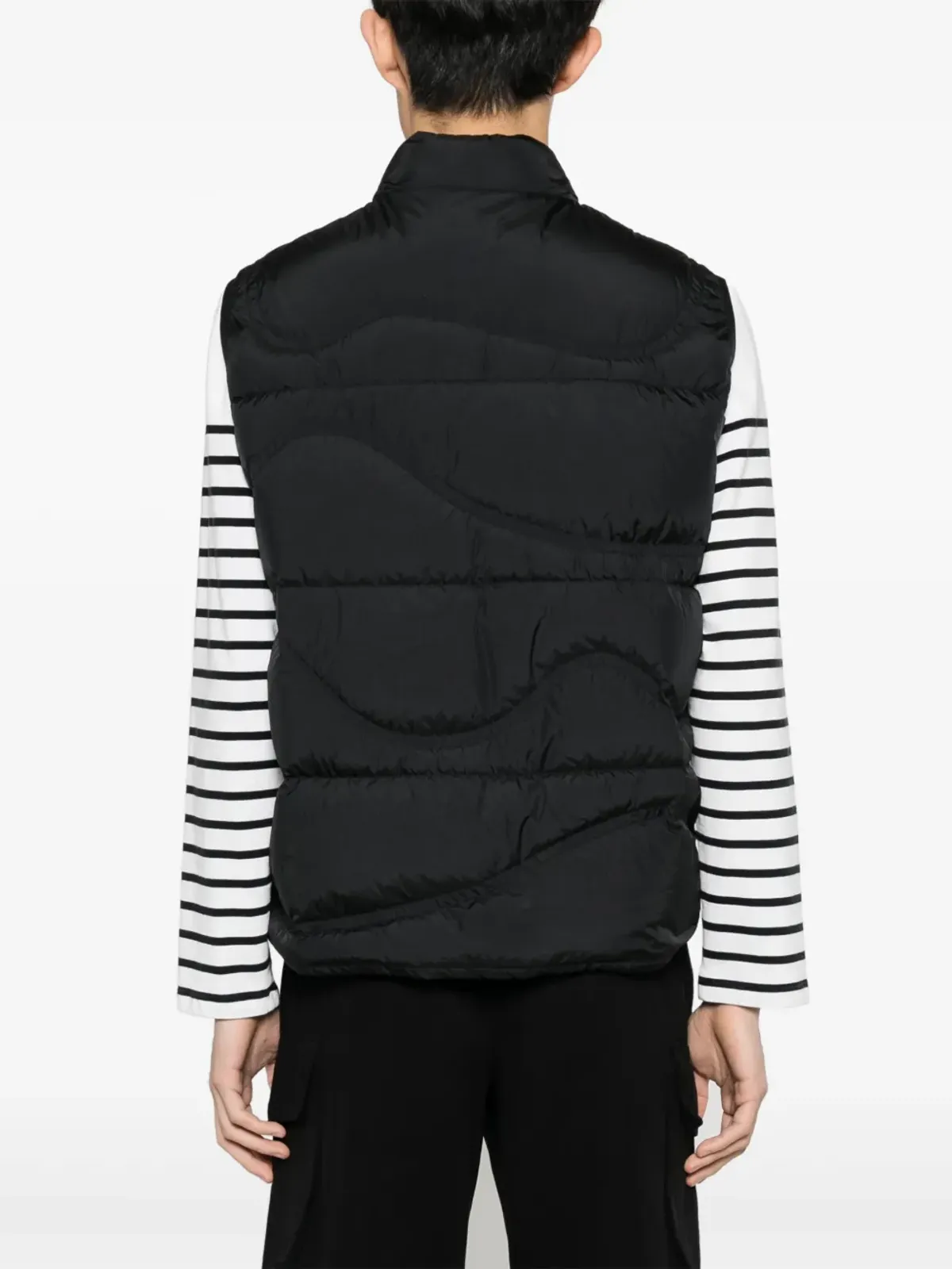 Moncler ロゴパッチ付きパデッドジレ ブラック - 画像4