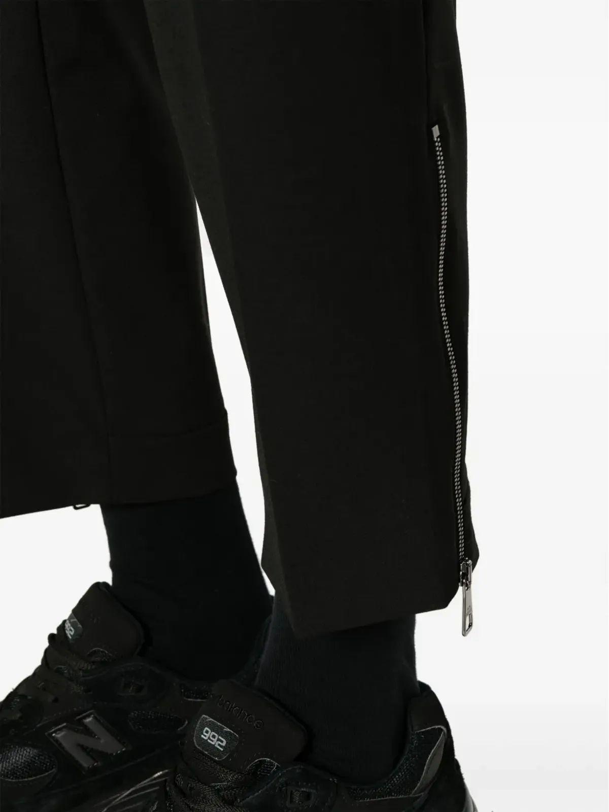 Neil Barrett バレット テーパードパンツ ブラック - 画像5