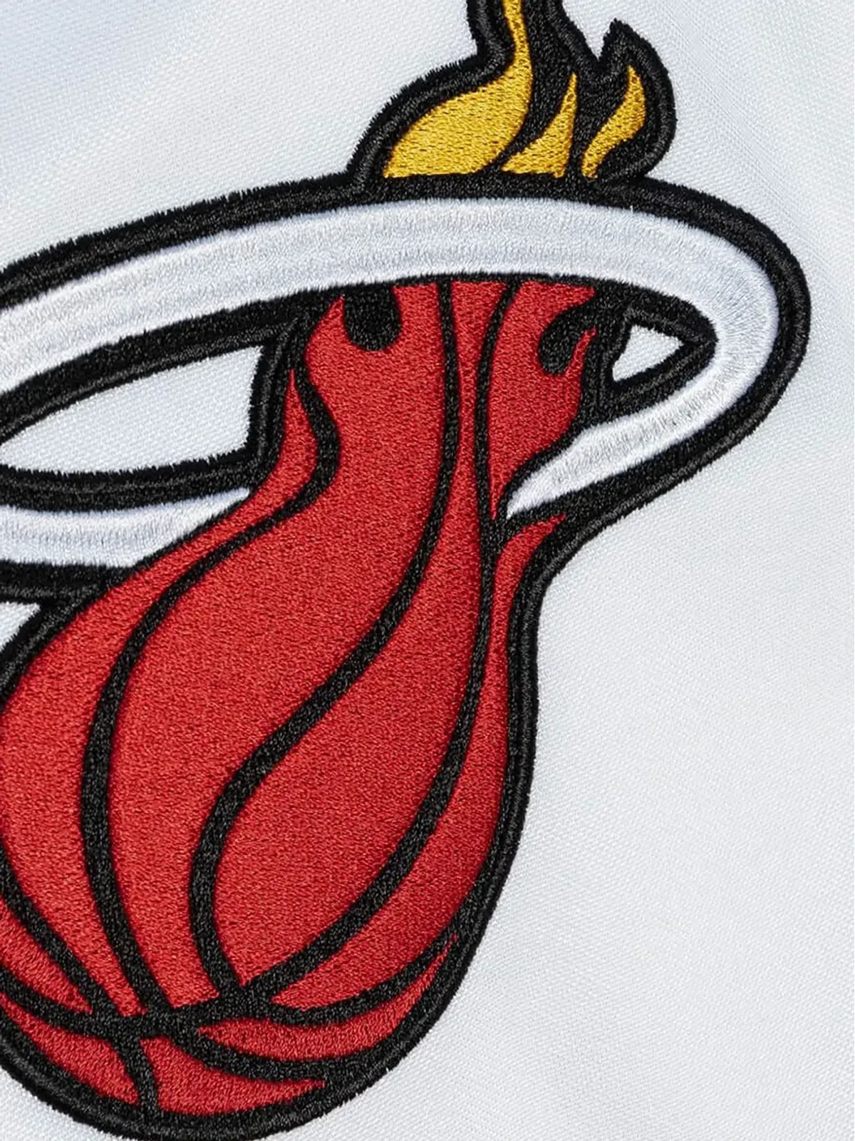 Mitchell & Ness NBA Miami Heat 2005 ショーツ ホワイト - 画像2