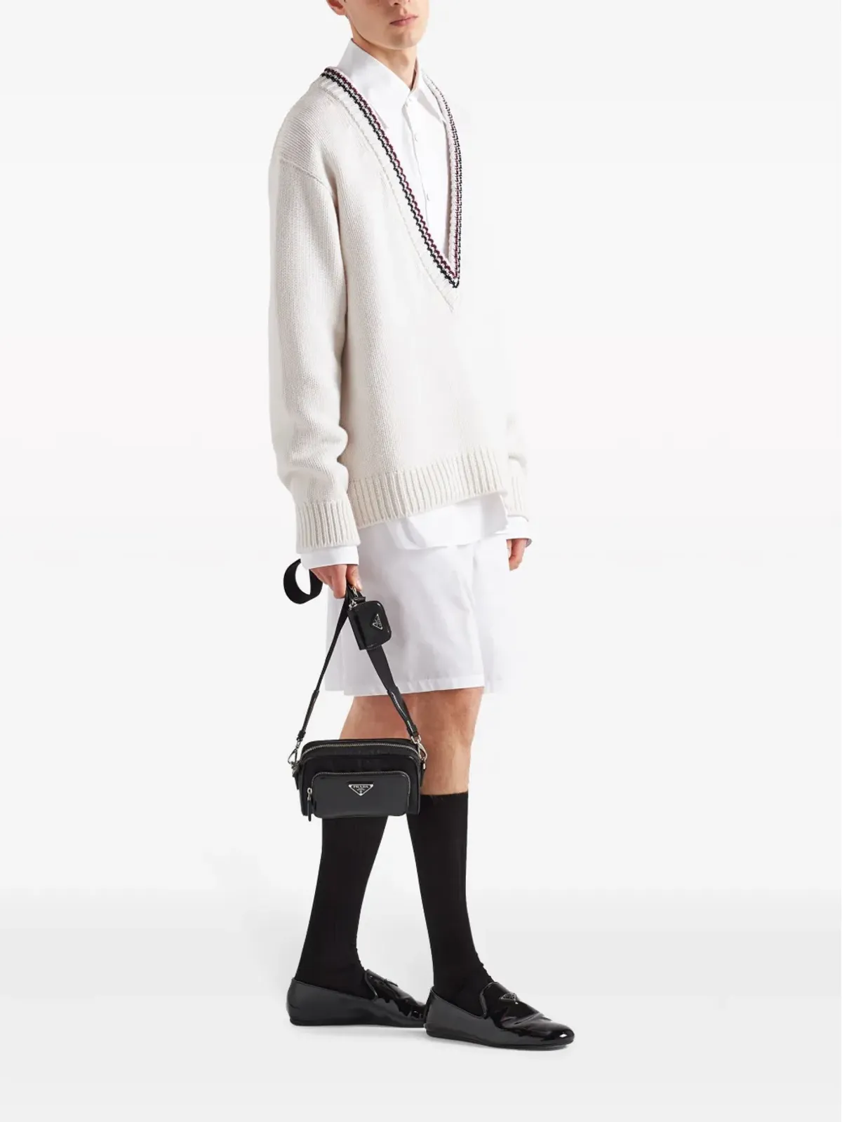 Prada Bandolera トライアングルロゴ メッセンジャーバッグ - ブラック - 画像2