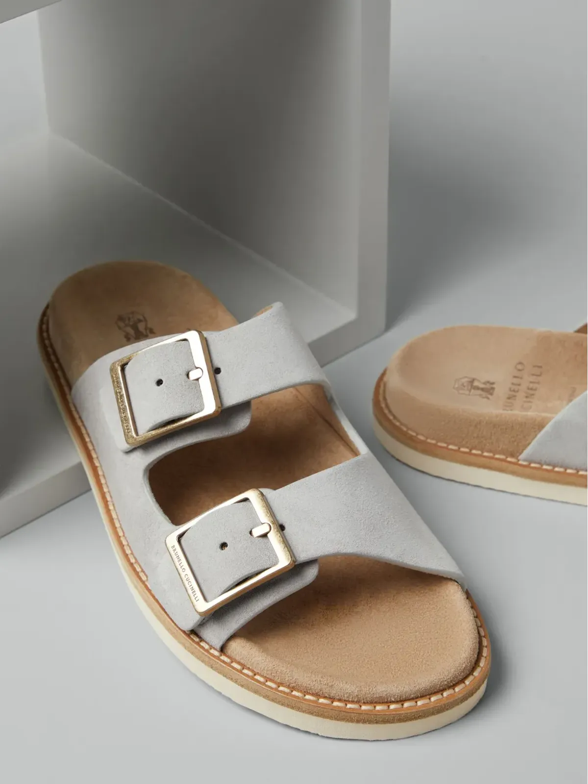 Brunello Cucinelli バックル留めのスエードサンダル - グレー - 画像4