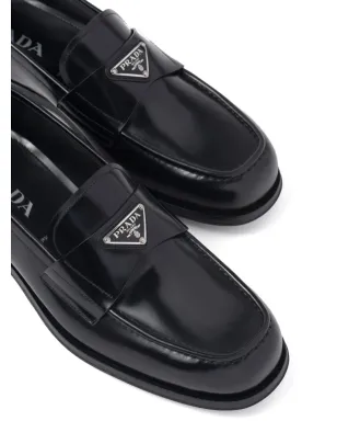 Prada トライアングルロゴ ブラッシュドレザー ローファー - サムネイル4