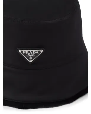 Prada トライアングルロゴ シアーリング バケットハット - ブラック - サムネイル3