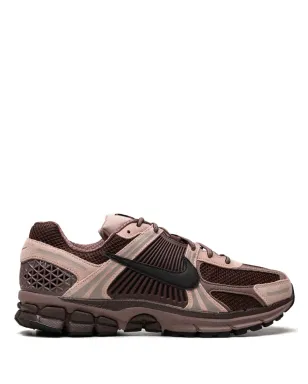Nike Zoom Vomero 5 Plum Eclipse スニーカー - ブラウン - サムネイル1
