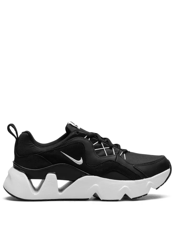 Nike Nike RYZ 365 スニーカーの商品画像