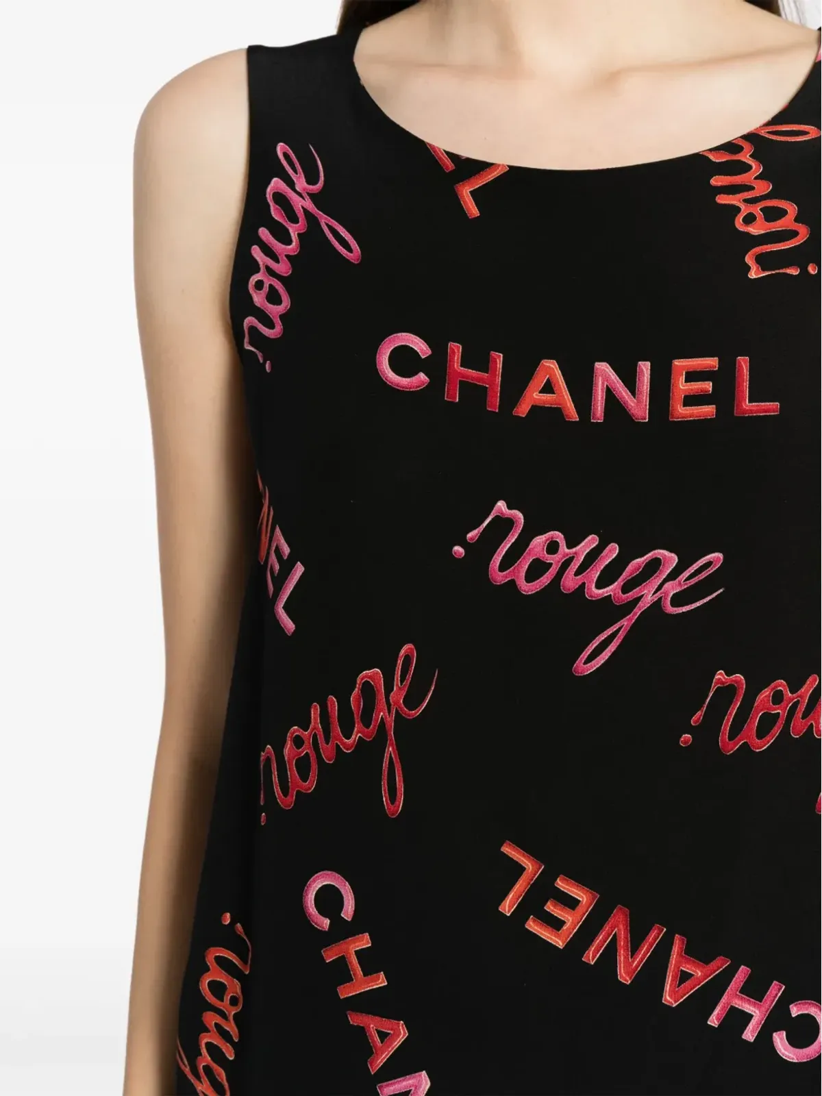 CHANEL ビンテージ 1996 ロゴプリント入りシルクトップ ブラック - 画像5
