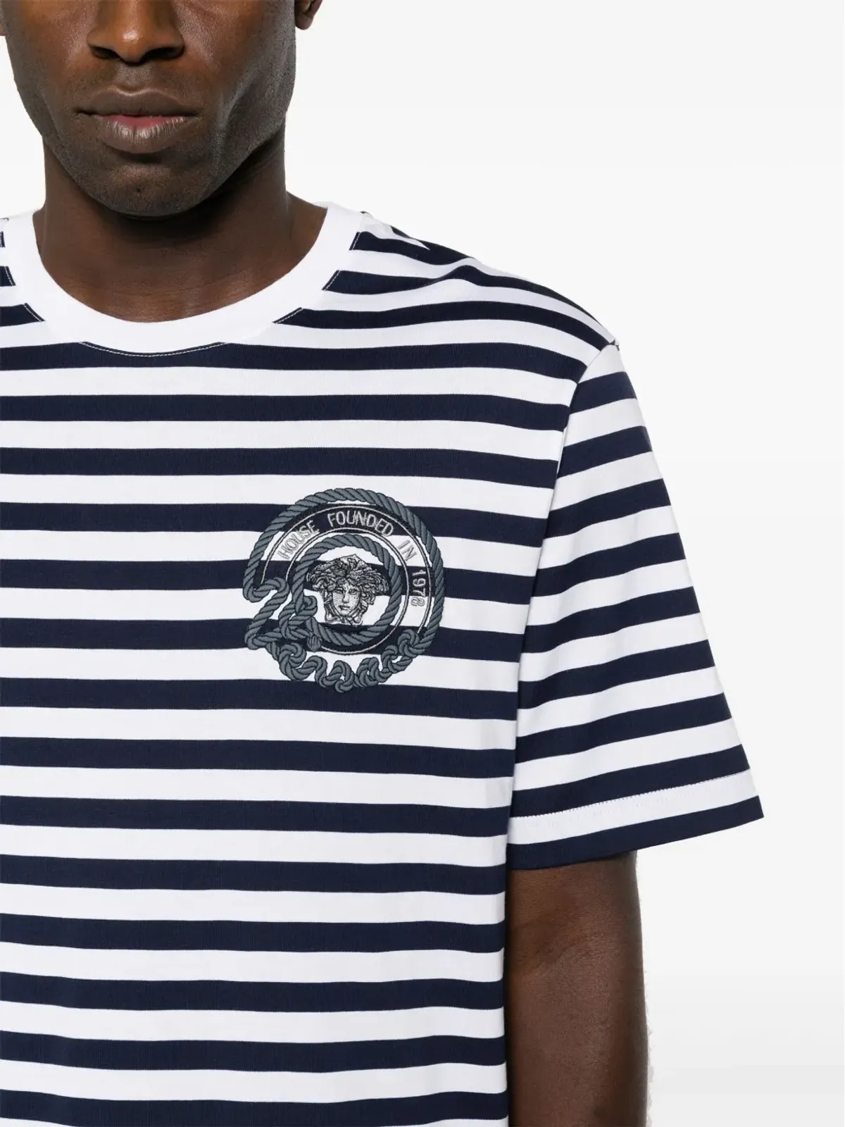 Versace メドゥーサ刺繍ストライプ柄Tシャツ ブルー - 画像5