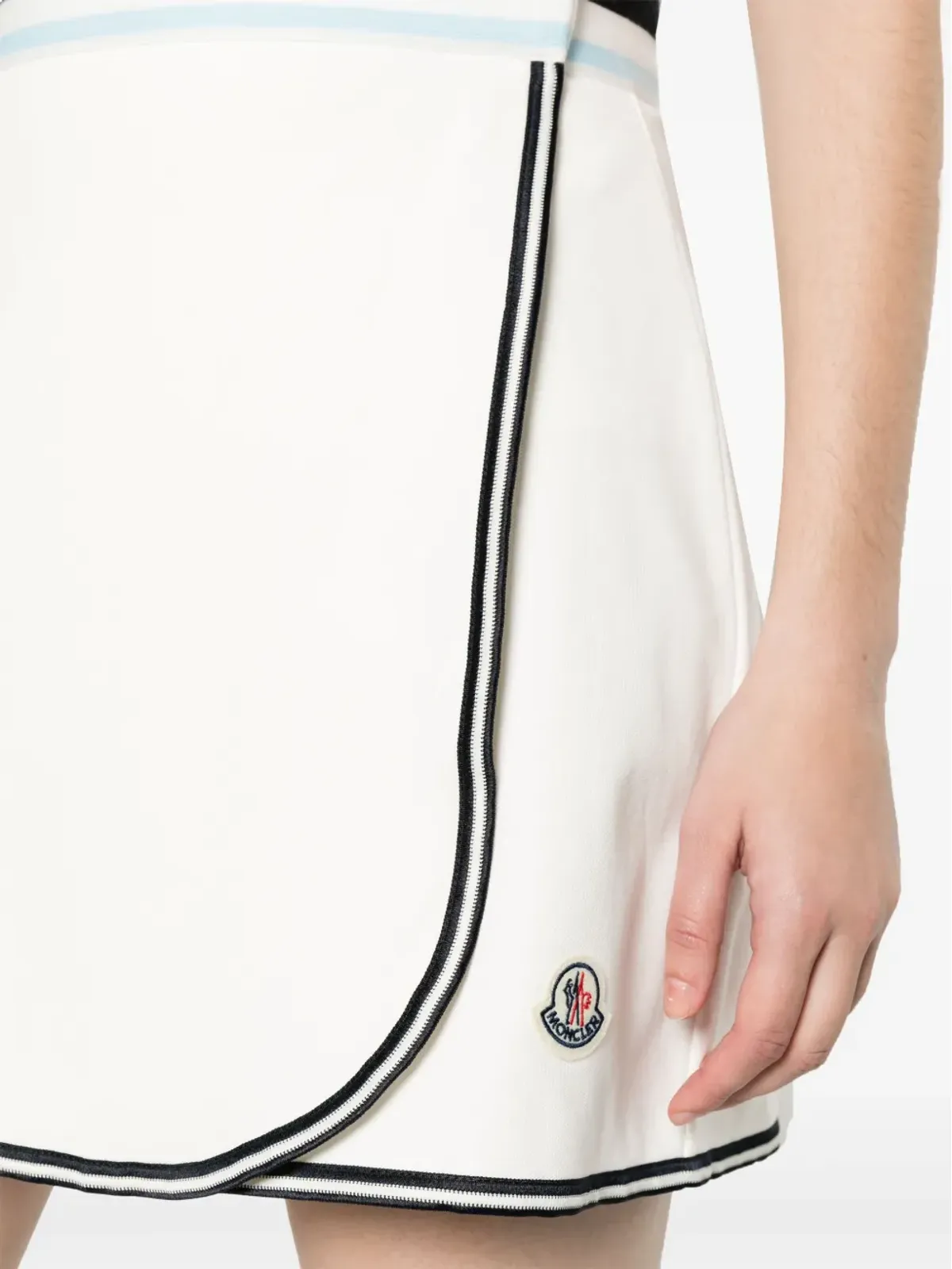 Moncler ロゴアップリケ ラップ テニススカート - ホワイト - 画像5