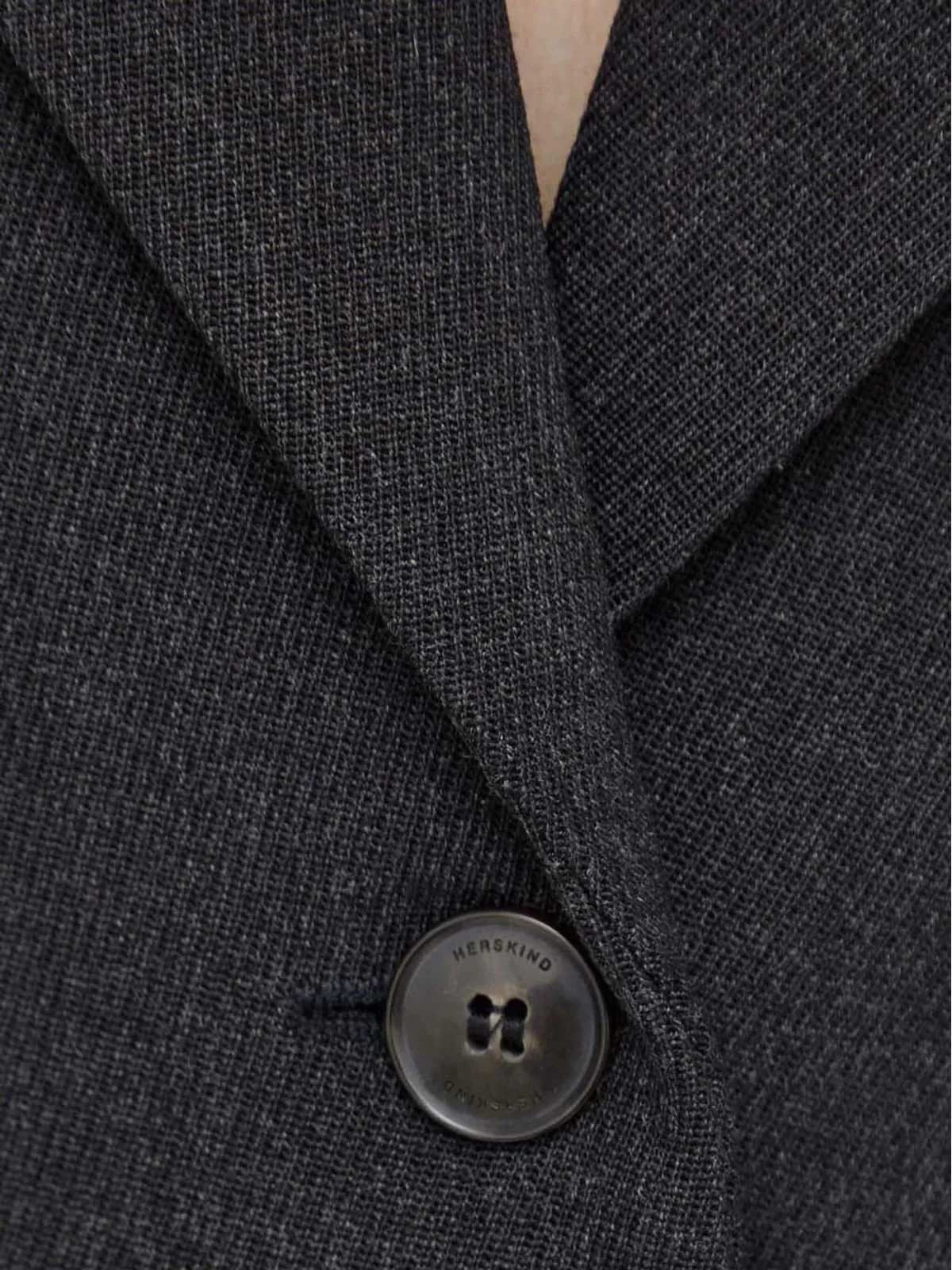 HERSKIND ボタン付きボレロトップ - グレー - 画像5