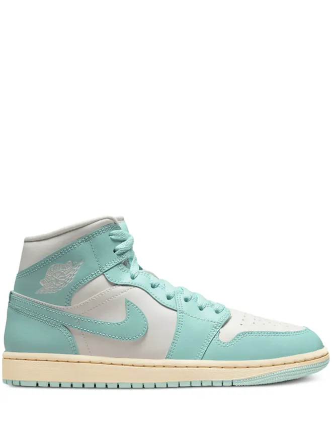 Jordan Jordan エアジョーダン 1 ミッド スニーカーの商品画像