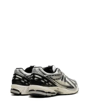 New Balance M1906 メタリックシルバー スニーカー - ブラック - サムネイル3