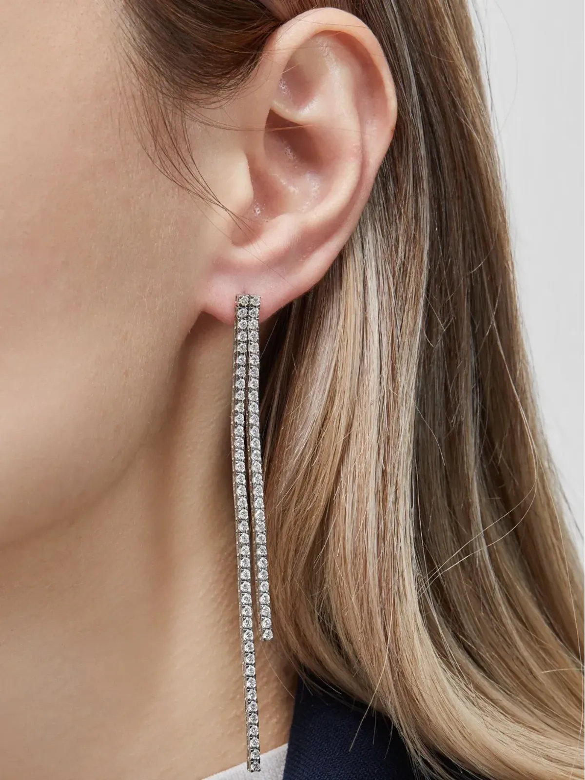 Jewels Aficionado 18ktホワイトゴールド ダイヤモンド ドロップピアス - 画像3