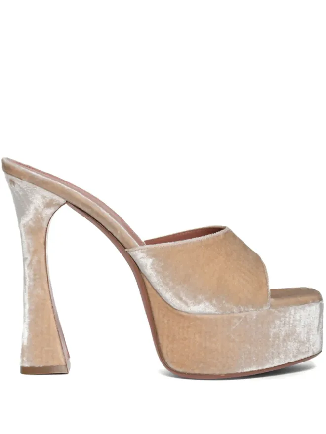 Amina Muaddi Amina Muaddi ダリダ ミュールの商品画像