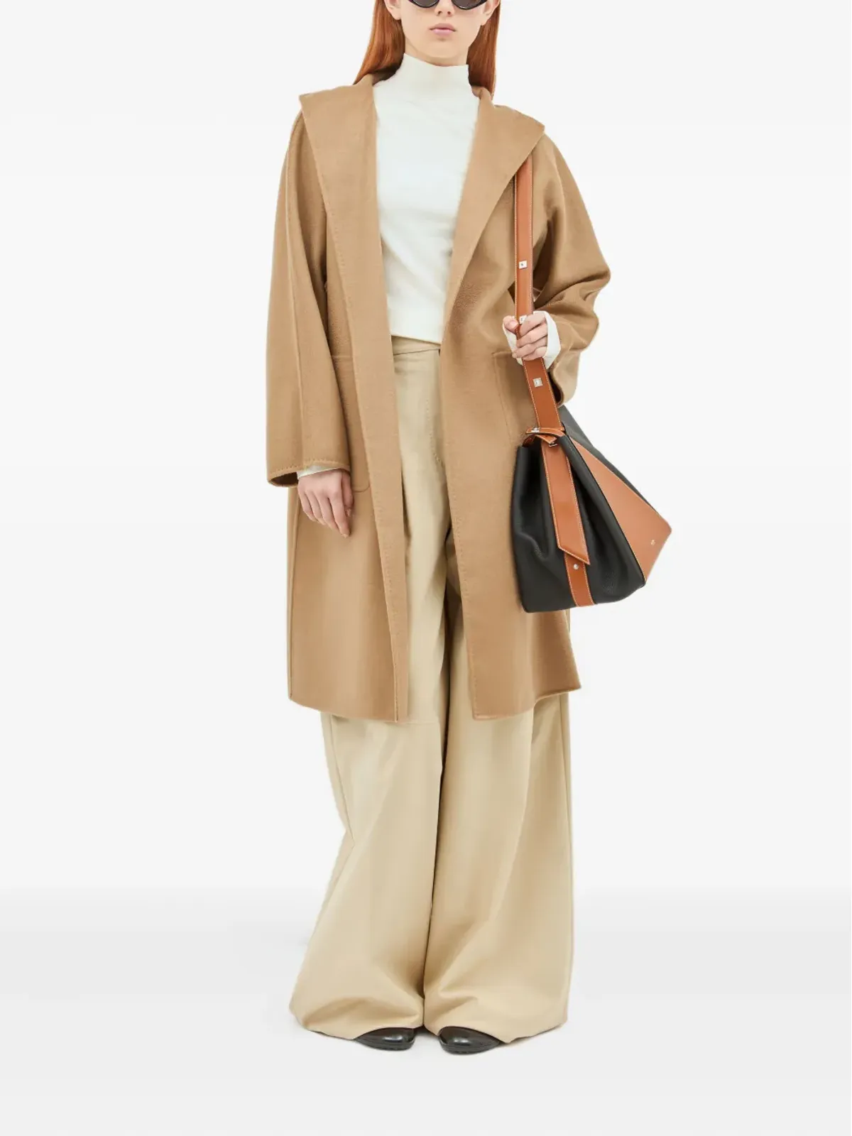 Max Mara ロゴディテール レザー 三角ショルダーバッグ ブラウン - 画像2