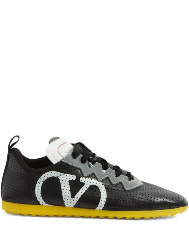 Valentino Garavani Valentino Garavani Chromathon perforated スニーカーの商品画像