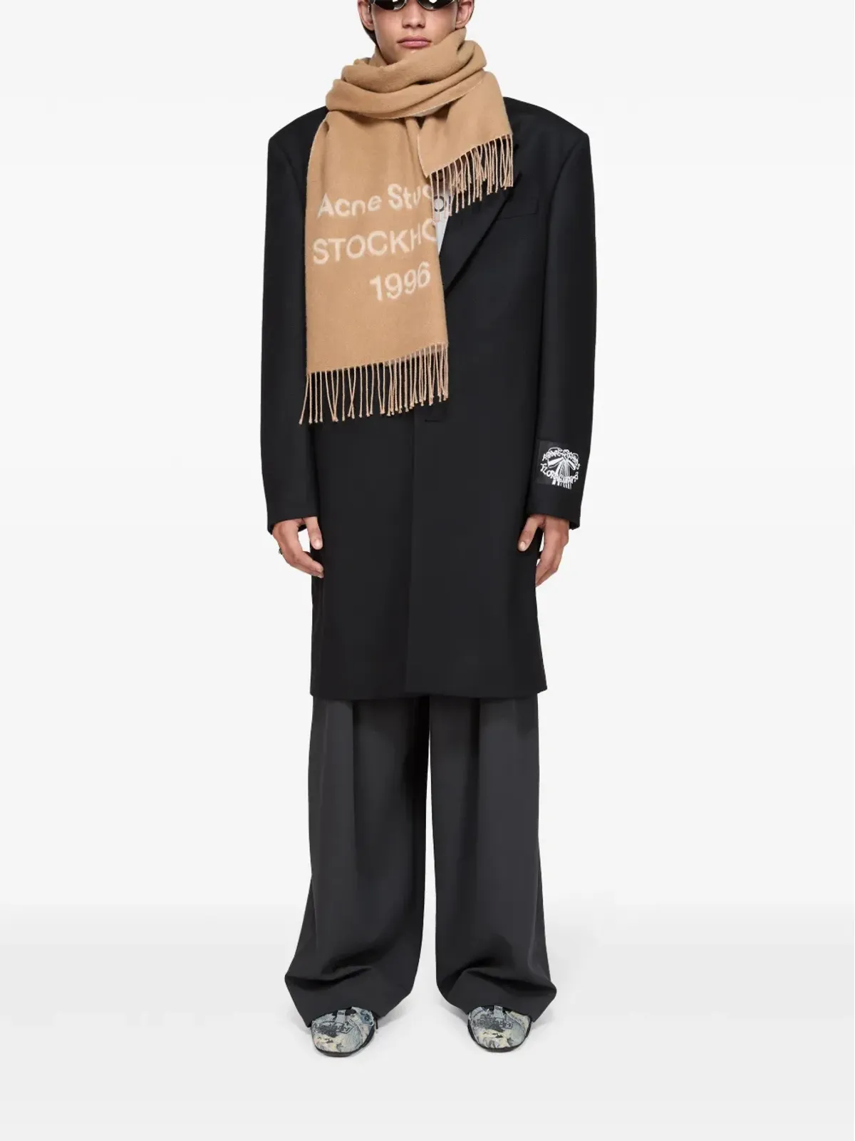 Acne Studios ロゴプリント ウールスカーフ（ブラウン） - 画像3