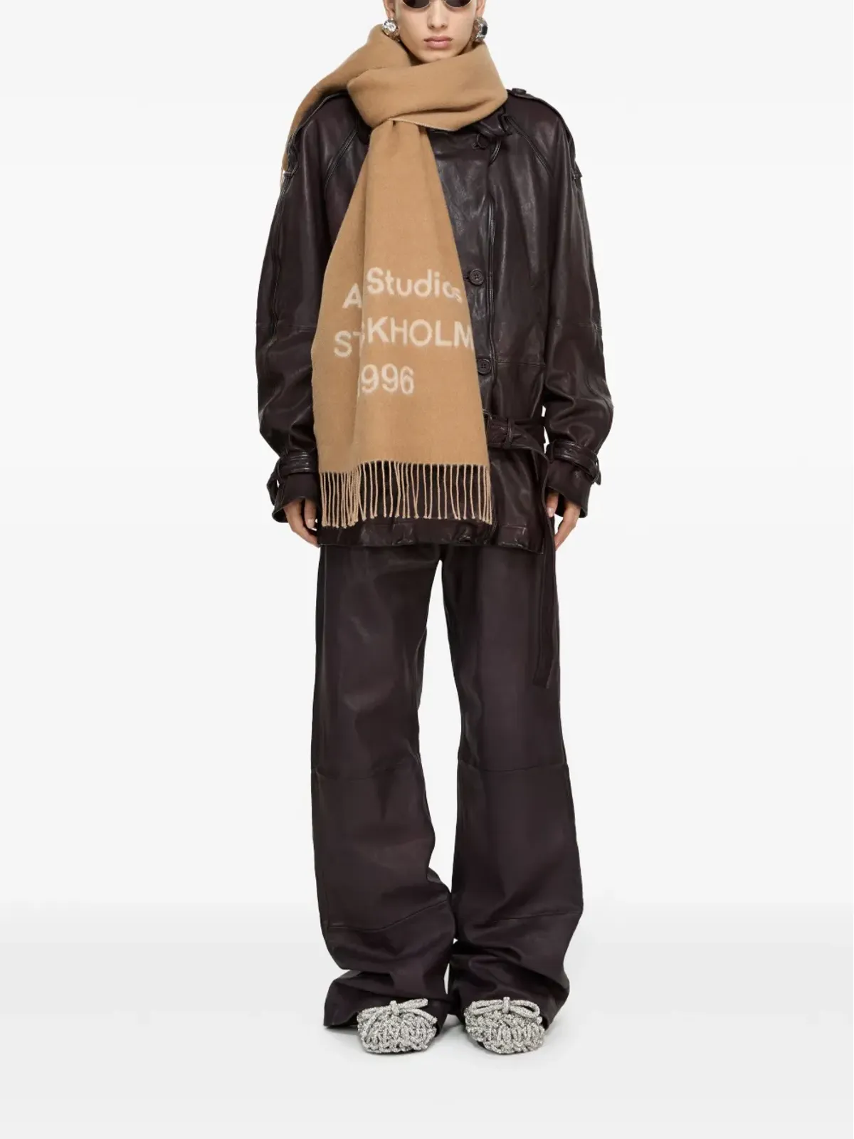 Acne Studios ロゴプリント ウールスカーフ（ブラウン） - 画像4