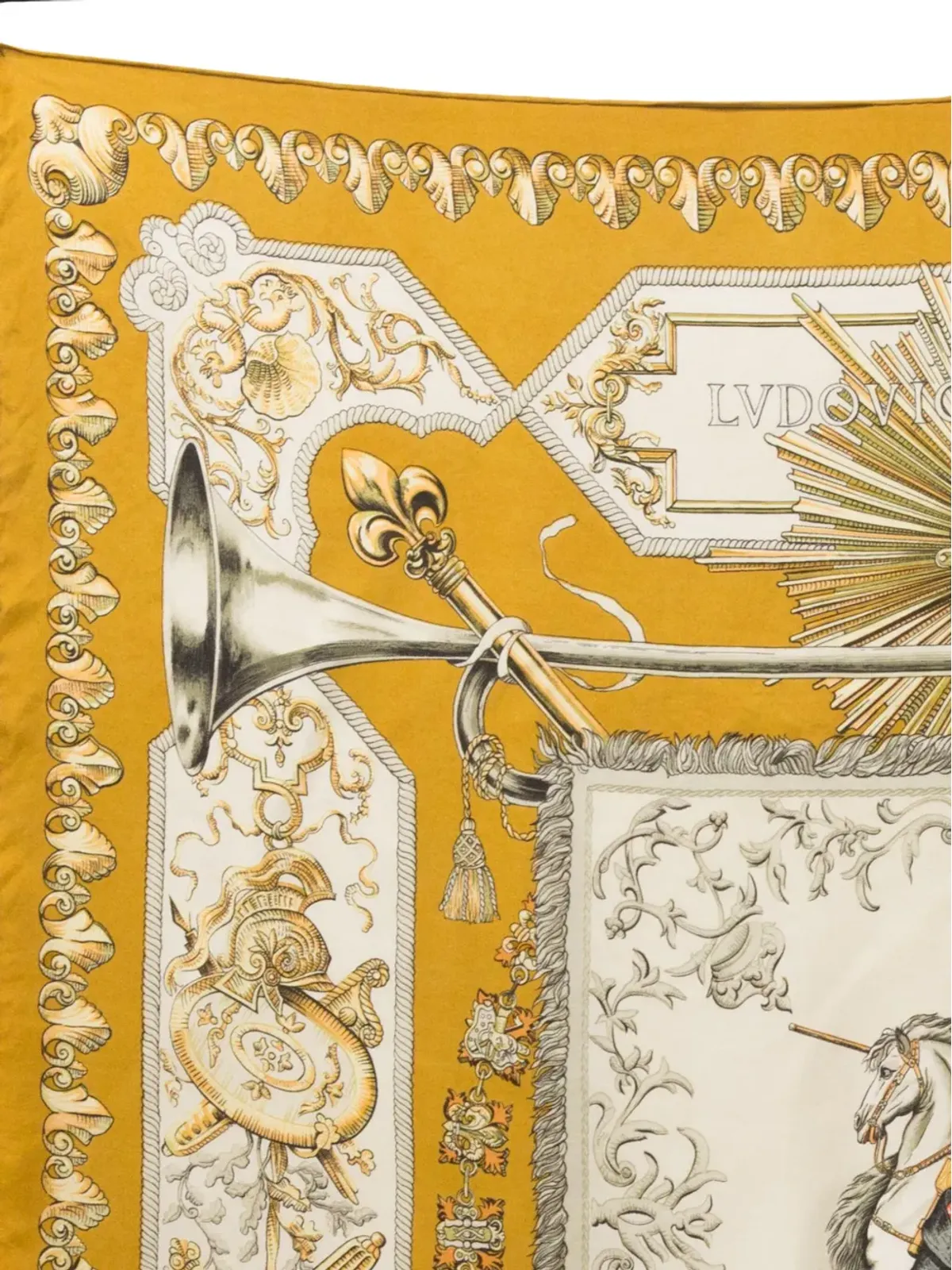 Hermès ビンテージ 1963年 Ludovicus Magnus F.de La Perrièreによる シルクスカーフ 黄色 - 画像2