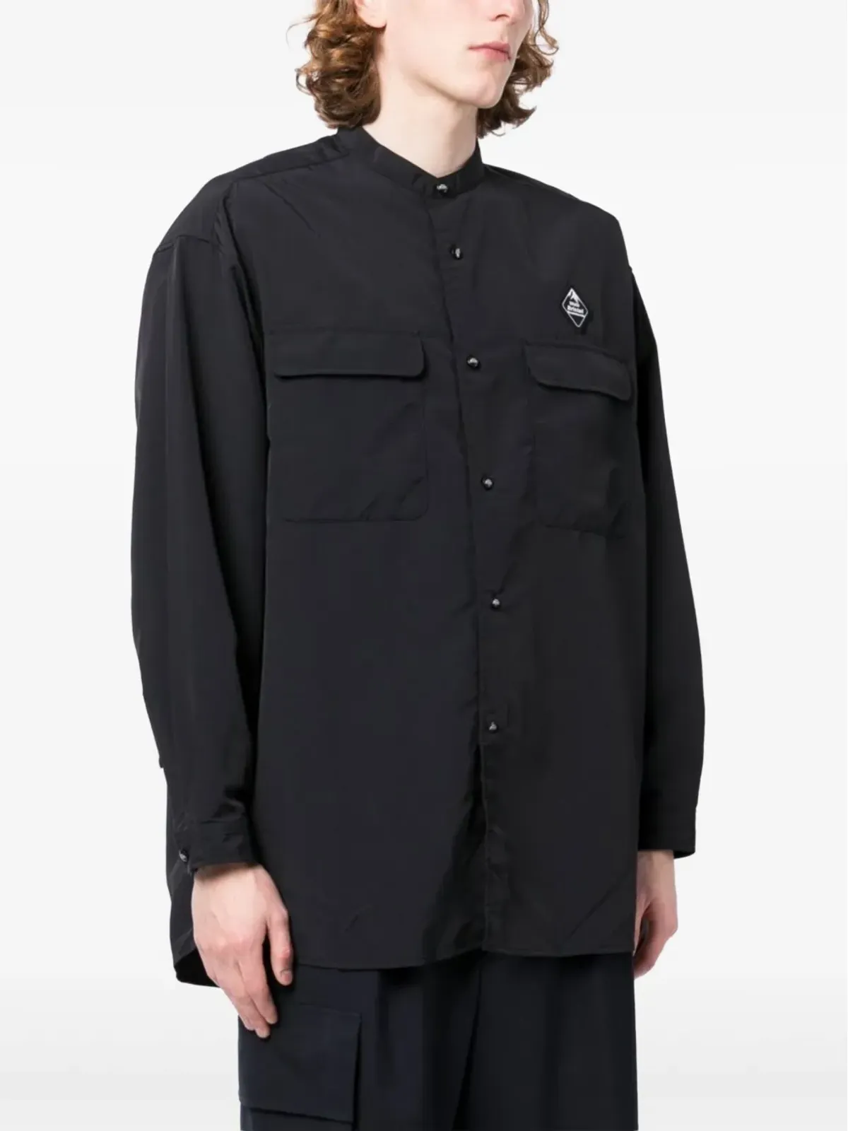 White Mountaineering ロゴパッチシャツ - 画像3
