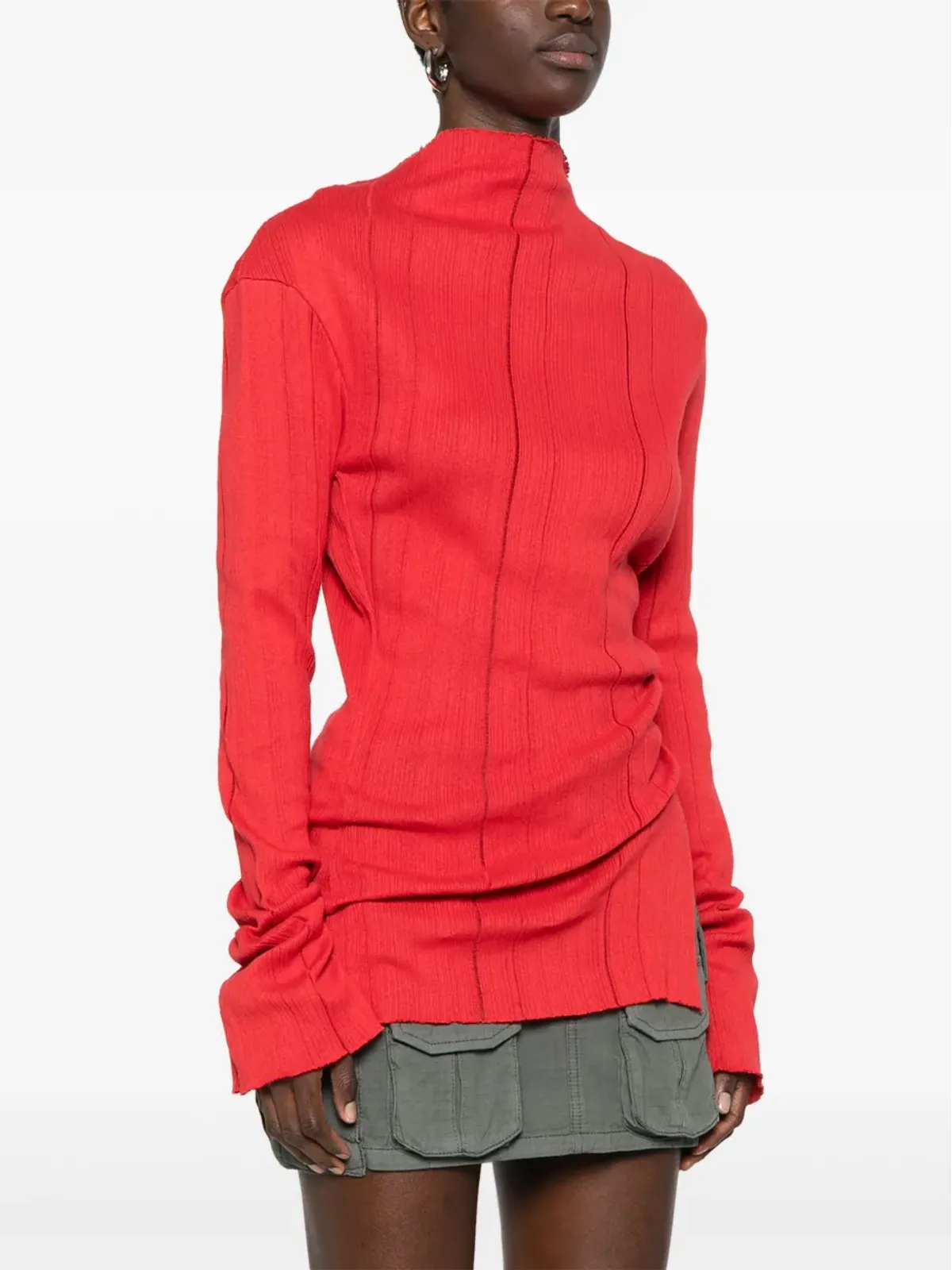 Jade Cropper レッドのスリットディテール付きニットトップ - 画像3