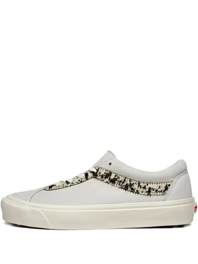 Vans Vans Bold NI ホワイト スニーカーの商品画像