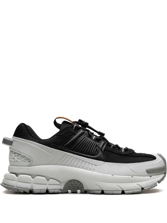 Nike Nike ズーム ヴォメロ 5 ローム スニーカーの商品画像