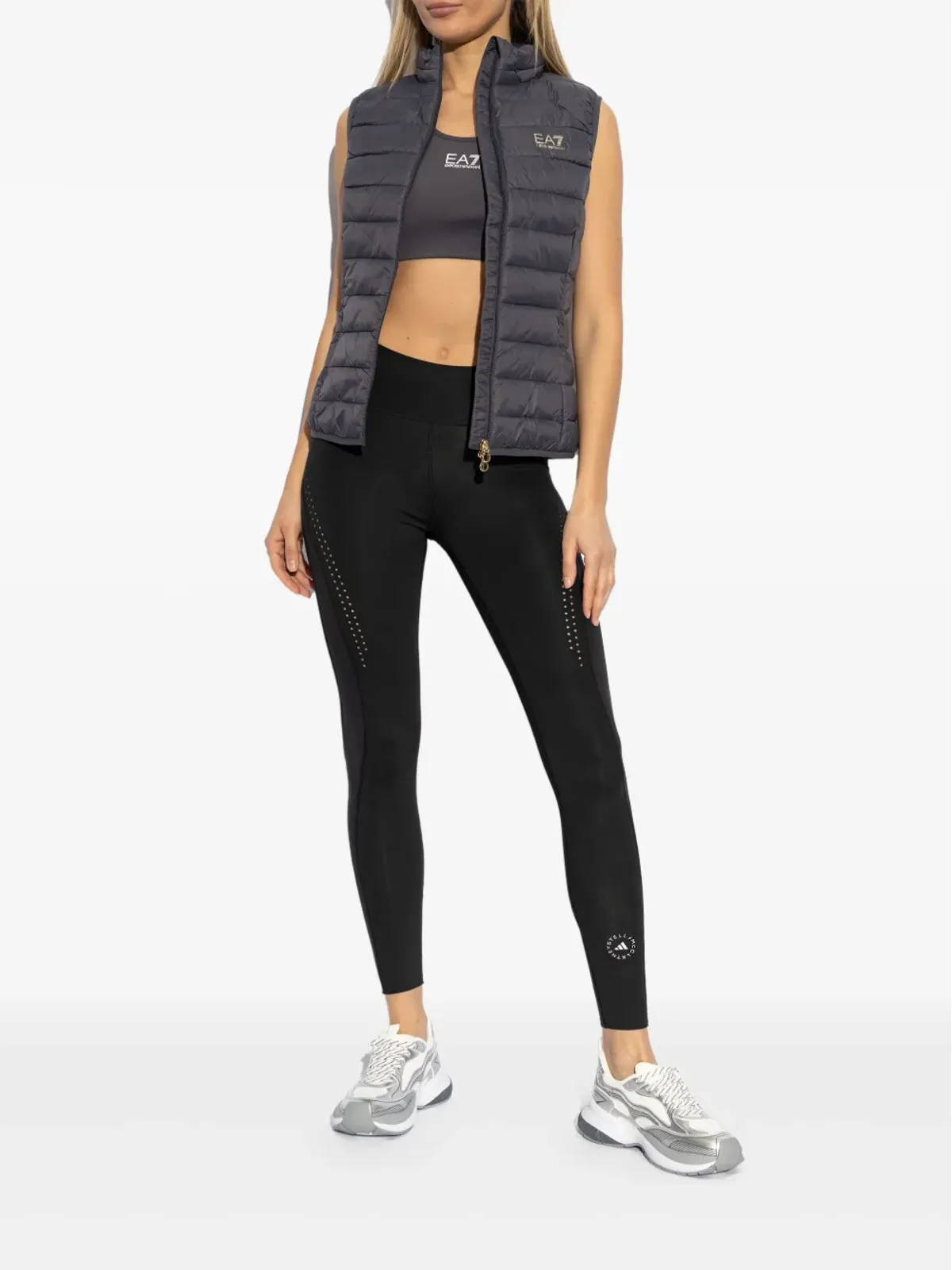 Emporio Armani ロゴエンボススニーカー - 画像5
