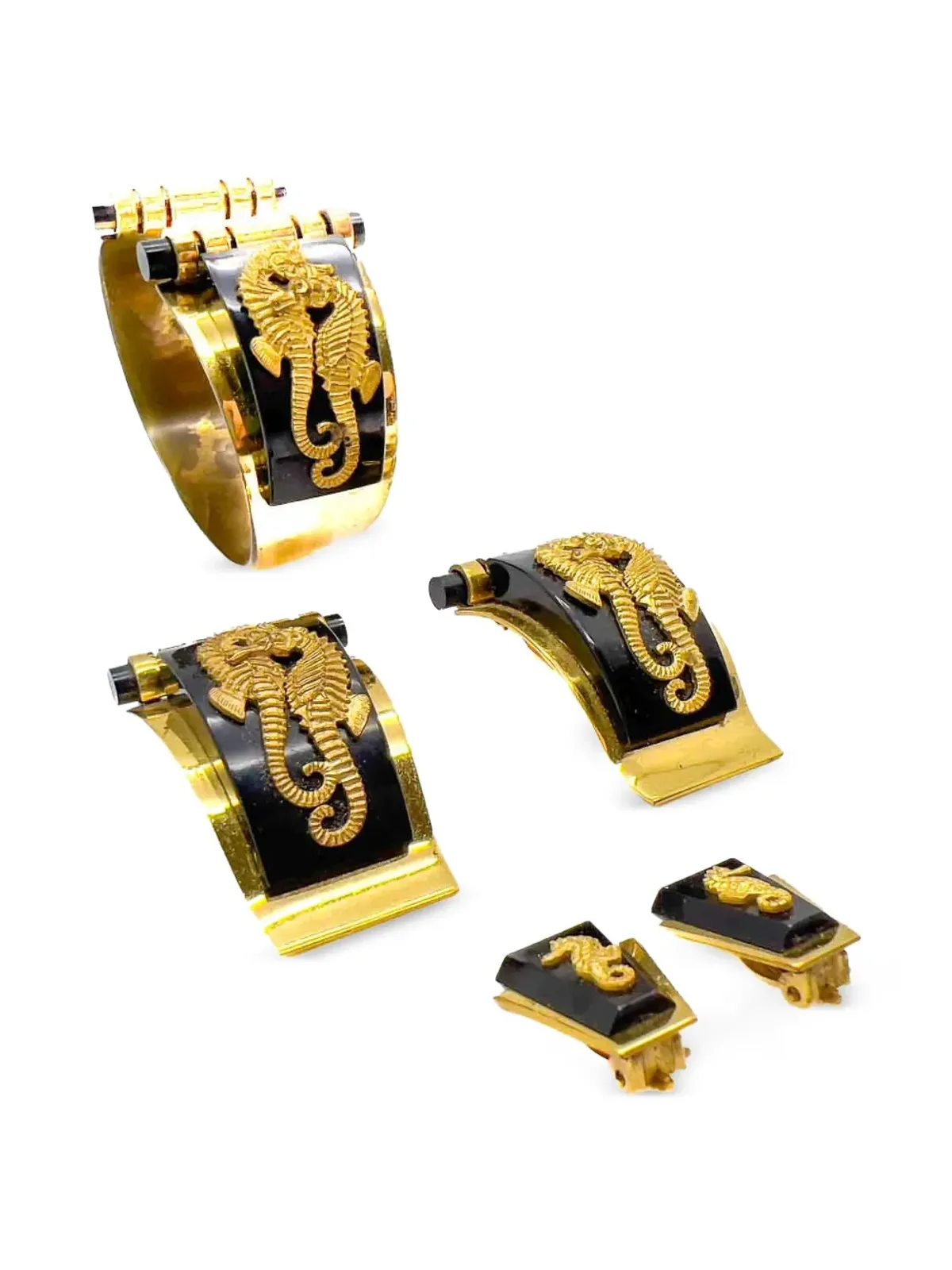 Jennifer Gibson Jewellery シーホース・スイート セット（Jean Painlevé）- ゴールド - 画像4