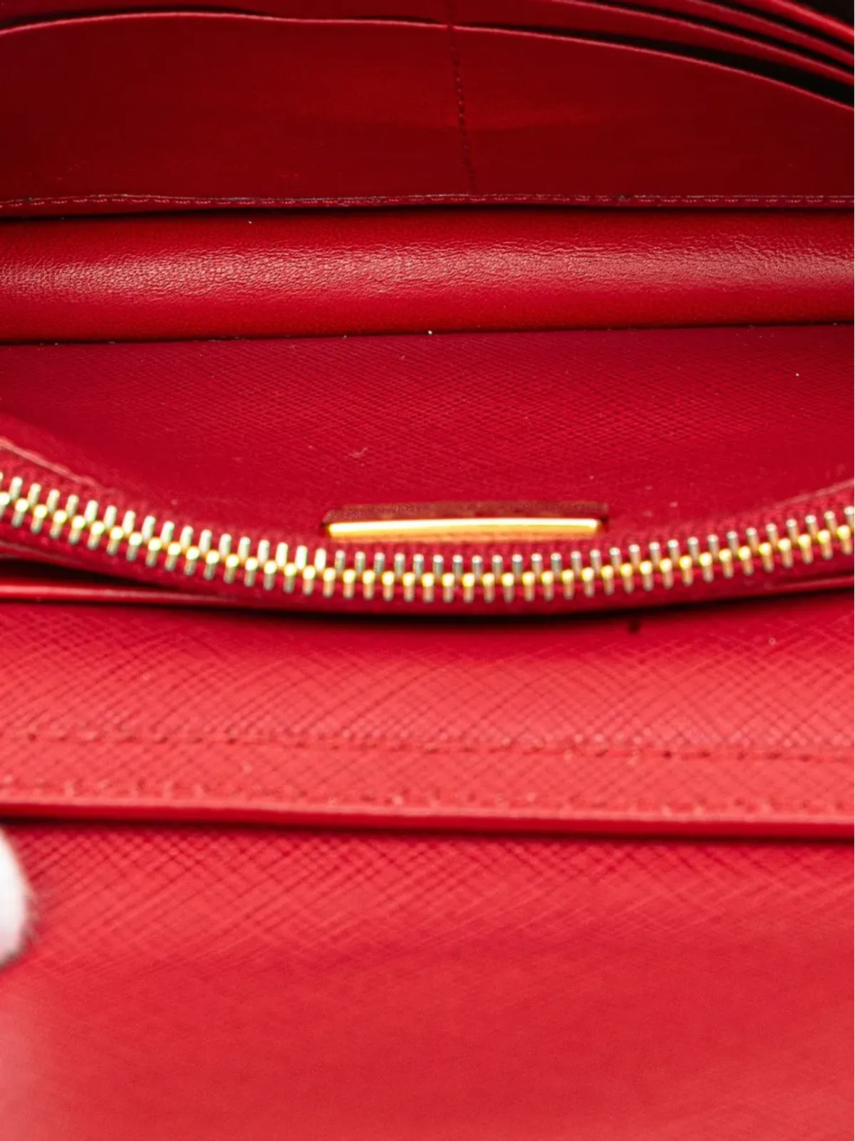 Prada ビンテージ サフィアーノ・レザー ボウ ウォレット・オン・ストラップ クロスボディバッグ - レッド - 画像4