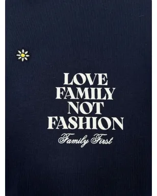 Family First 花柄刺繍のTシャツ - サムネイル3
