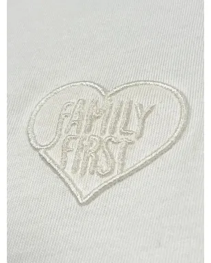 Family First スローガン刺繍入り Tシャツ - サムネイル3
