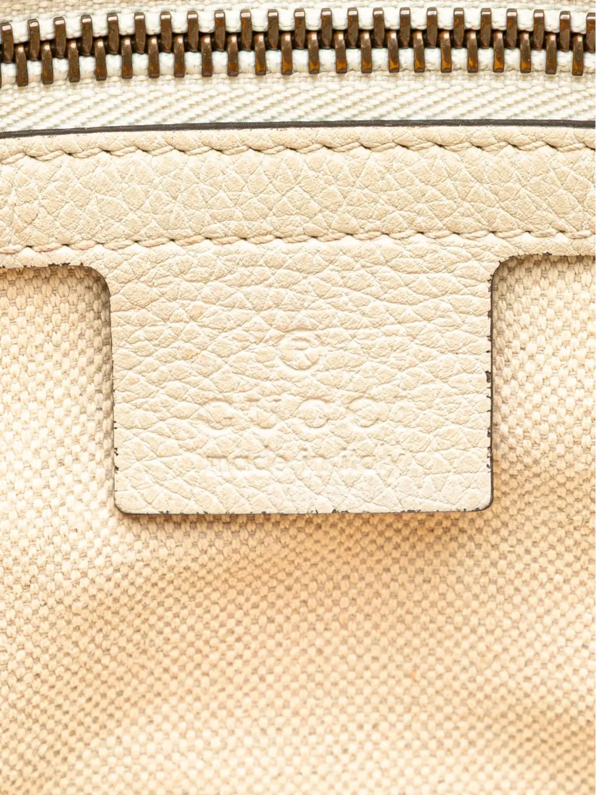Gucci ビンテージ 2000-2015 レザー ロゴ ハーフムーン クロスボディバッグ - ホワイト - 画像5