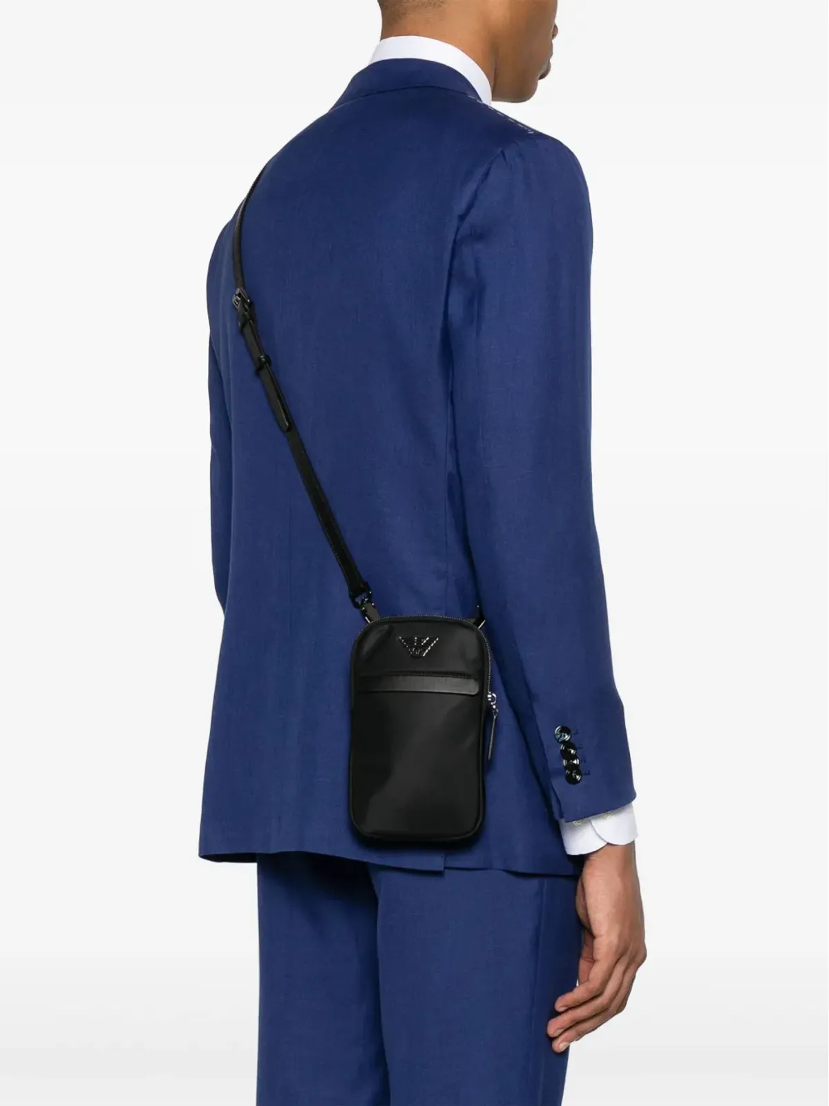 Emporio Armani ロゴプレート付き スマホバッグ ブラック - 画像2
