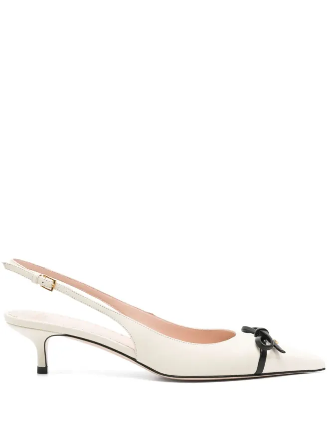 Valentino Garavani Valentino Garavani リボンモチーフ付きスリングバックパンプスの商品画像