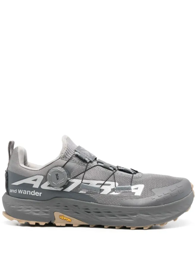 and wander and Wander x Altra Timp 5 スニーカー グレーの商品画像