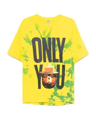 Stain Shade グラフィックプリント Tシャツ - イエロー - サムネイル1