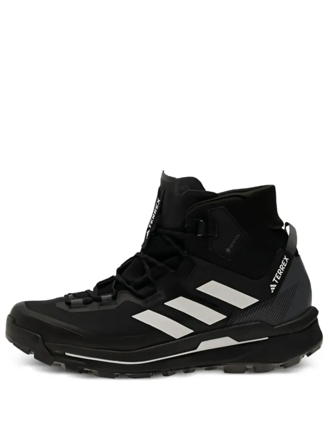 adidas adidas Gore-Tex スニーカーの商品画像