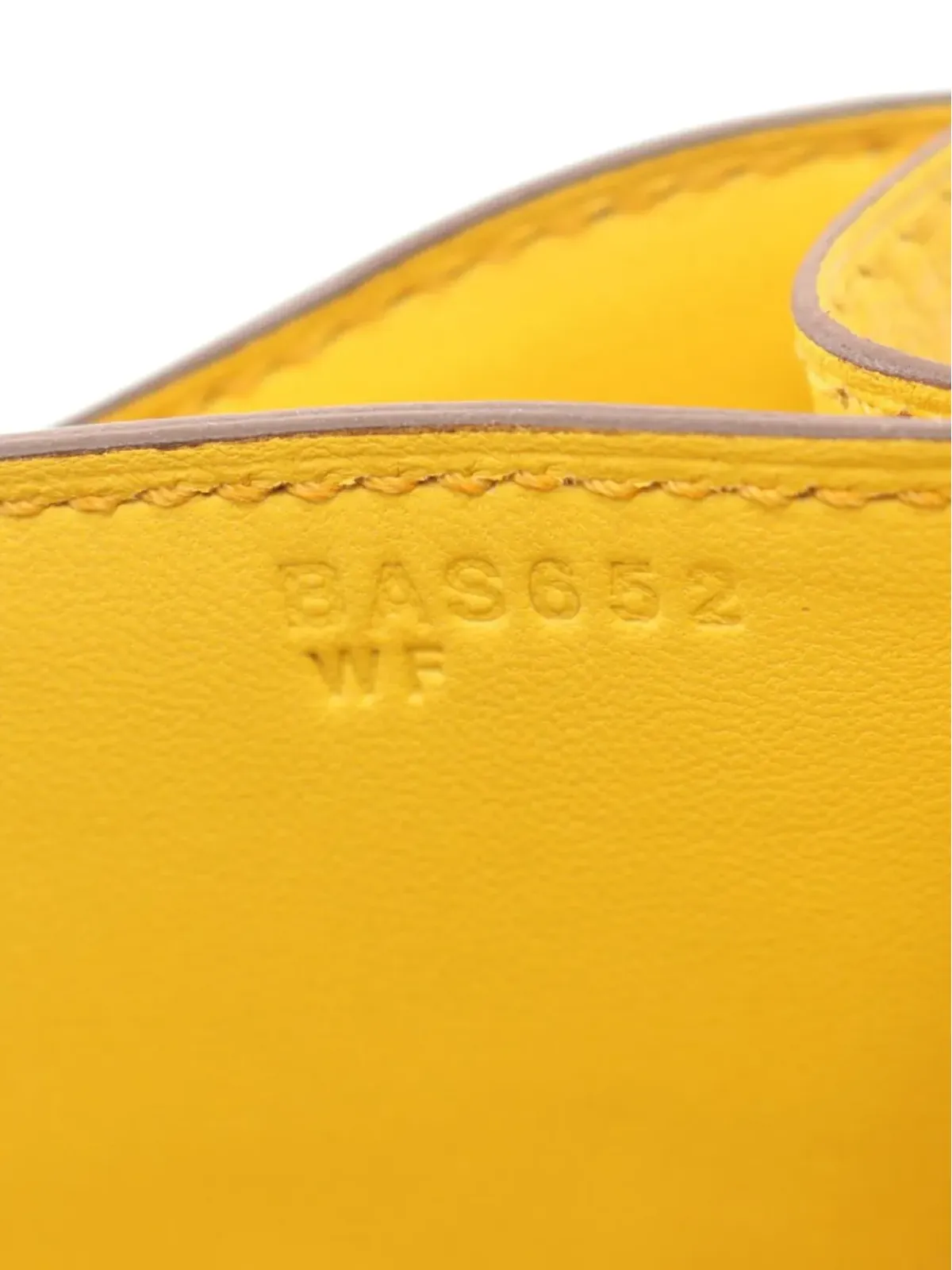 ビンテージ Hermès 2023 ミニ Constance 3 ショルダーバッグ - イエロー - 画像4